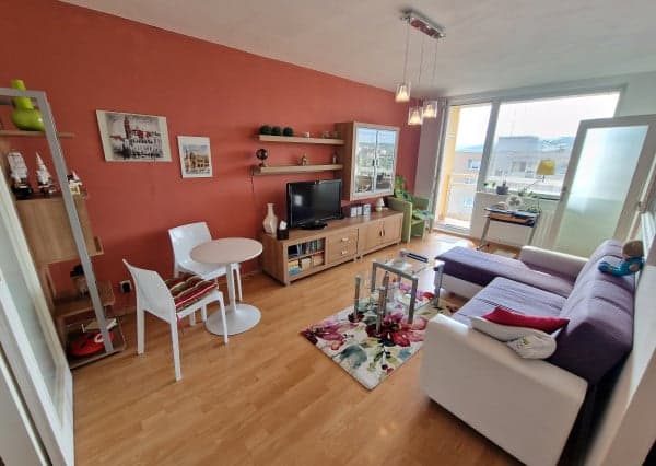 1,5-izb.byt s 6m logiou,41m2,pražský typ, Adlerova ul, Furča