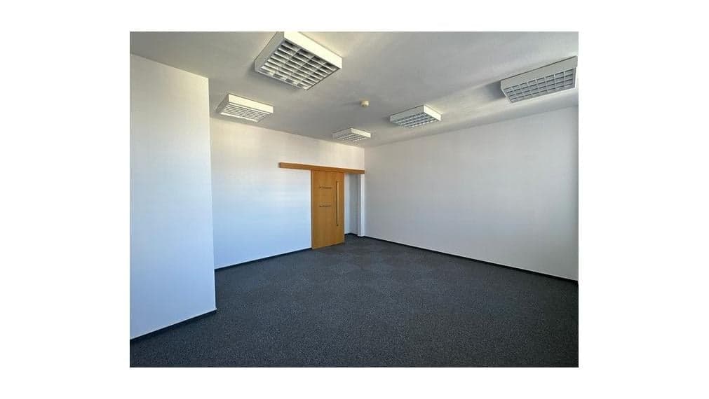 Reprezentatívny kancelársky priestor na prenájom – 132 m², Košická ulica.