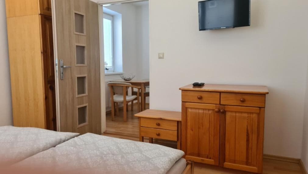 Predaj 4 izb. RD kompletná rekonštrukcia, Podhájska – fotka 2