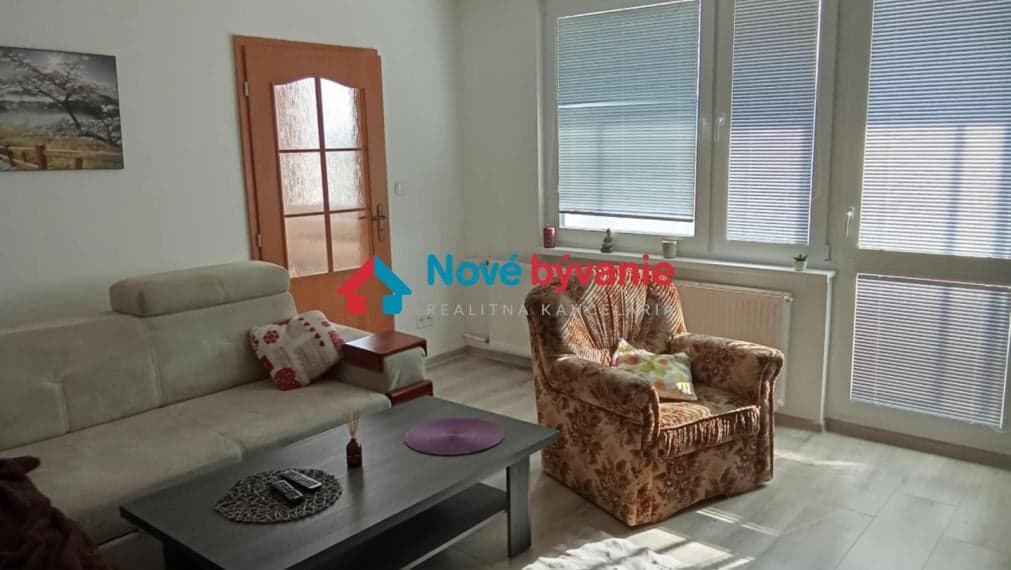 Rezervované -Prenájom 4 izbový byt - Vranov nad Topľou – fotka 2