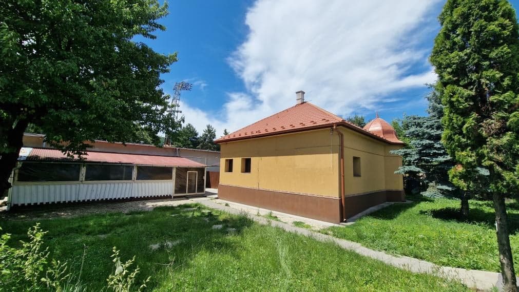 Na predaj:dom-budova,10ár.pozemok,Kavečianska cesta,KE-Sever