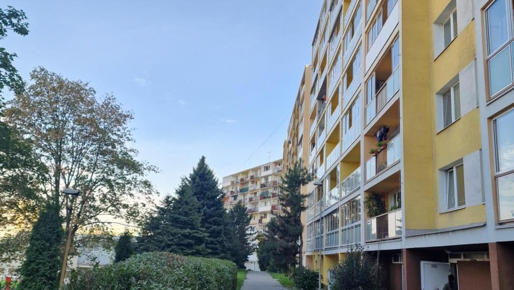 veľký 1 izb.byt s 6m logiou, 42m2, rekonštr., Tokajícká ul,  Ke-Furča – fotka 2