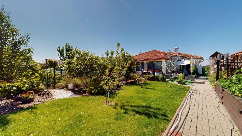 PREDAJ 4 izbový bungalov Slovenský grob - Malý raj – fotka 2