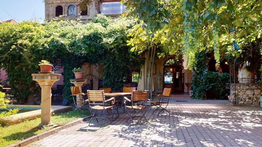 🏨 Reštaurácia, bowling & eventová oáza v srdci Komárna, bonus vinné pivnice