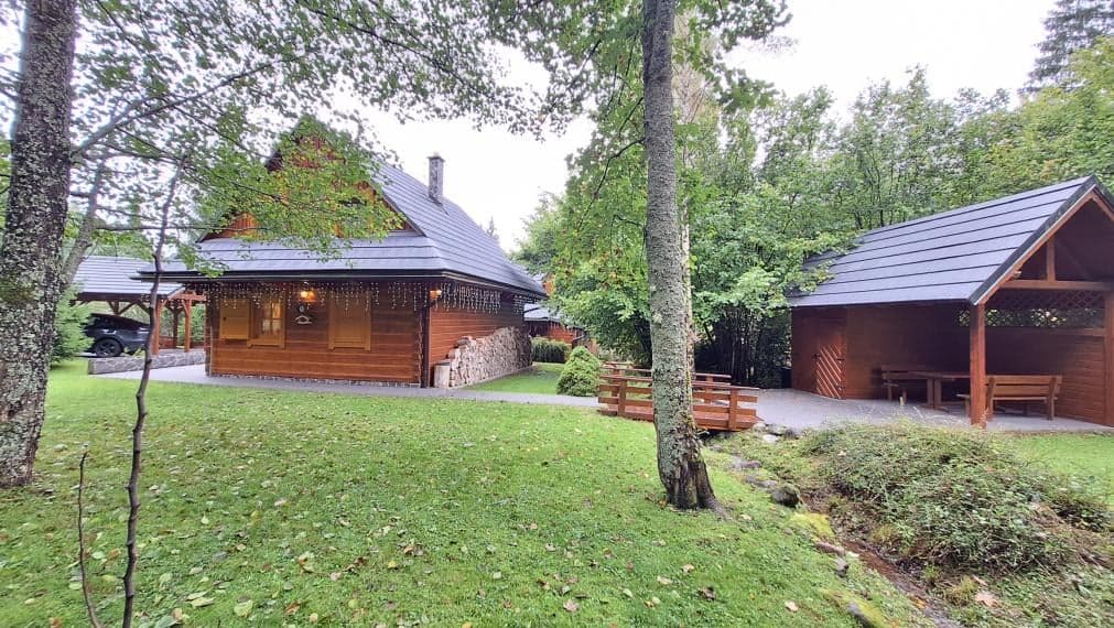PREDANÉ - VÝNIMOČNÁ 4 IZB. CHATA - NOVOSTAVBA s úžasnou atmosférou, TÁLE – NÍZKE TATRY, BYSTRÁ.