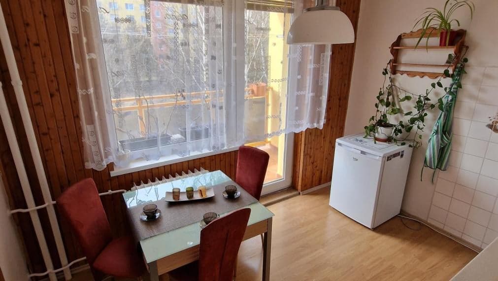 PREDANÉ - Predaj, 2-izbový byt, LOGGIA, sídl. Tarča, Sp. Nová Ves – fotka 2