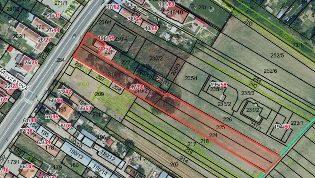 BEDES |Pozemky s rodinným domom vhodné na výstavbu rodinných – fotka 2