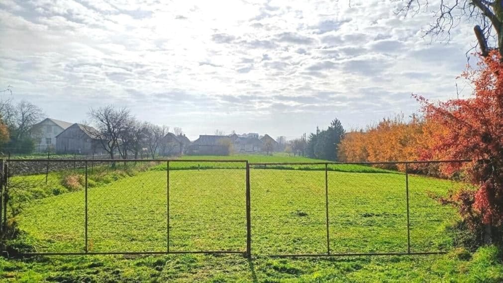 ID-3551 NA PREDAJ POZEMOK pre rodinný dom – ŽBINCE