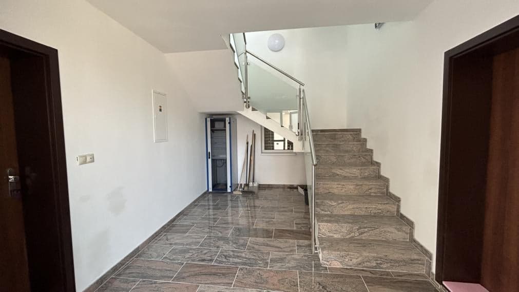 Mirareal-predaj 2. izb. byt Hlohovec 67m2, ul. Rázusova/Radlinského,rezerve
