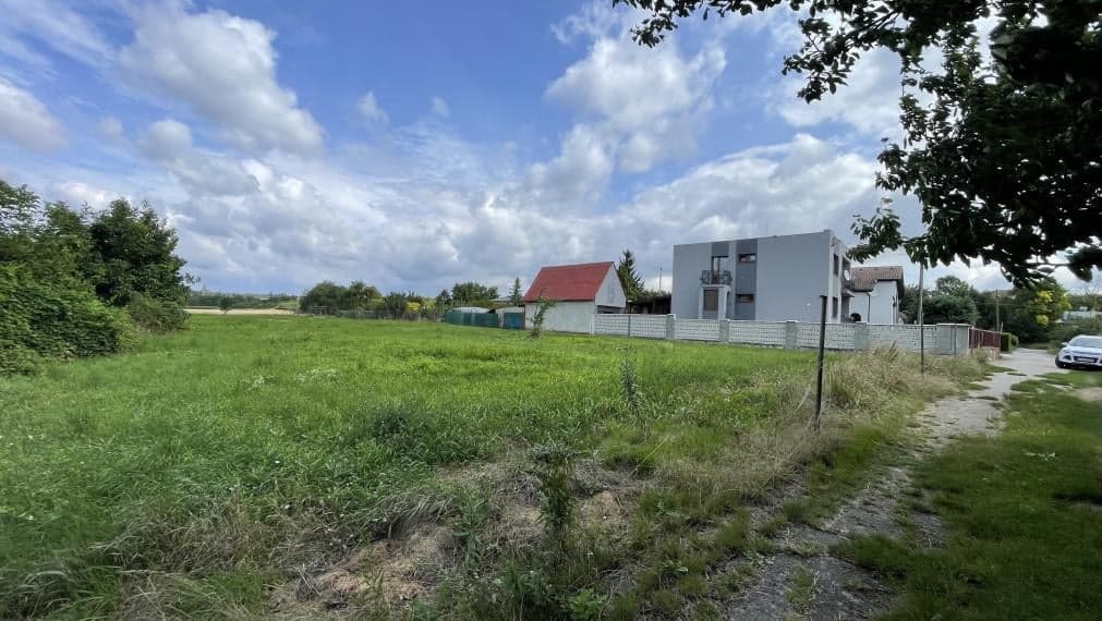 Na predaj, investičný pozemok 8337 m2 na výstavbu rodinných domov vo Zvončíne – fotka 2