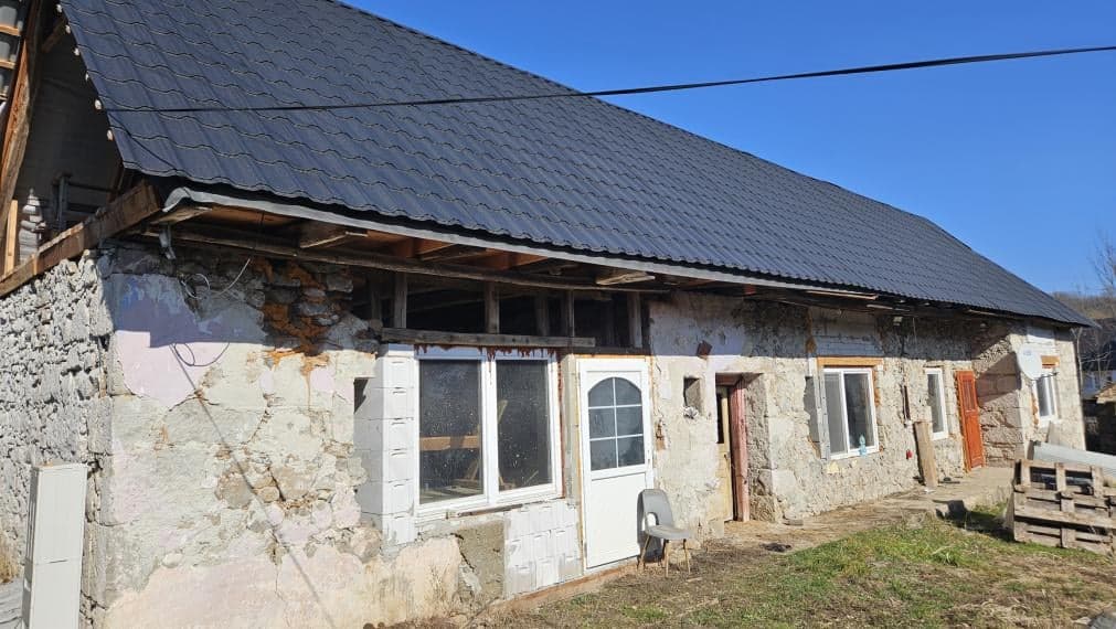 Čiastočne prerobený vidiecky dom/chata vo Veľkom Lome – fotka 2