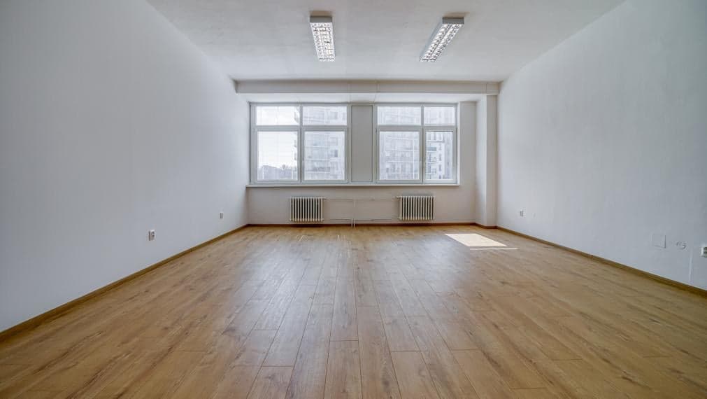 = PRENAJATÉ =Na prenájom kancelária 39,29 m2 Wolkrova, Bratislava V – Petržalka