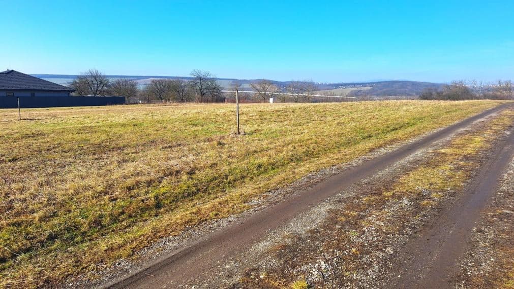 Predaný - BYSTER - Sady nad Torysou stavebný pozemok v novej časti obce 914 m2