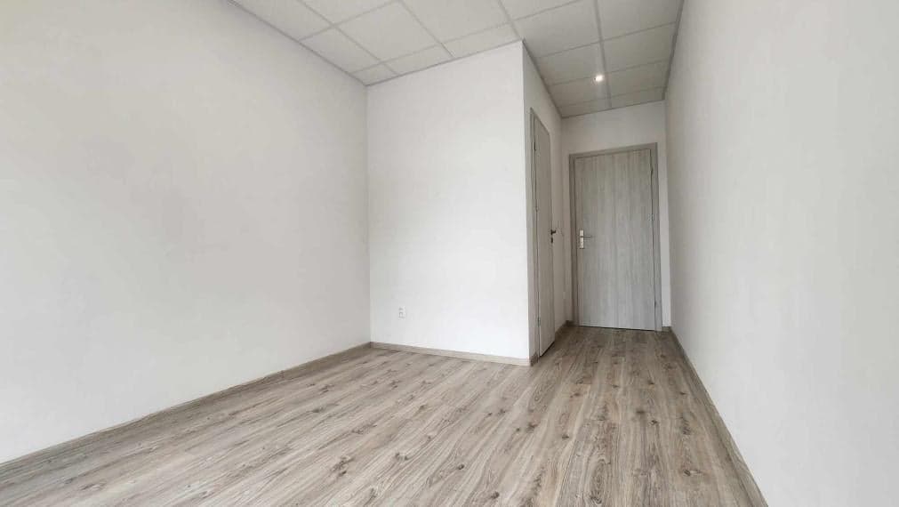 Na prenájom moderná kancelária, Prešov, Strojnícka ul. – fotka 2