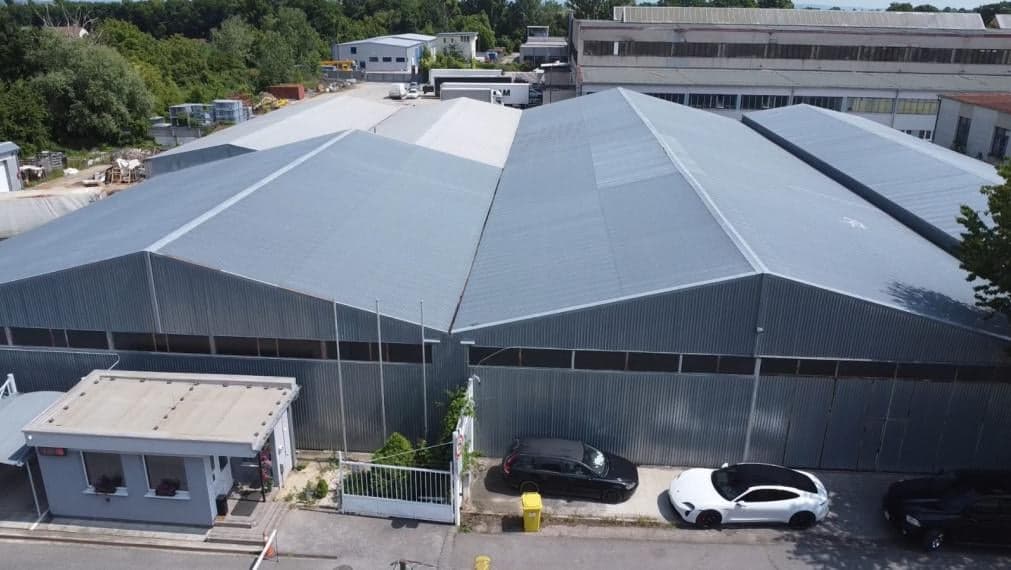 PREDAJ | Rozsiahla hala s veľkým pozemkom – Trnava, Skladová ulica