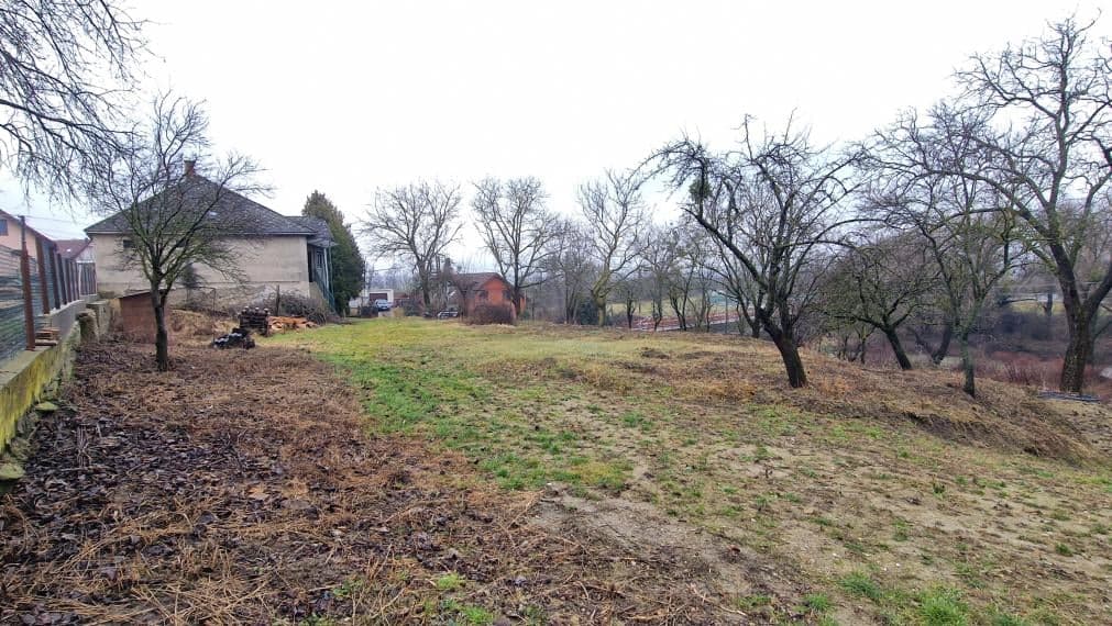 8,3 ár.pozemok so stav.povolením na RD, obec Vyšná Hutka – fotka 2