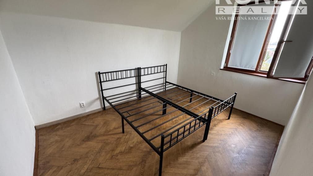 ID-4008 Na predaj 2,5-izbový byt v meste SOBRANCE Tibavská ul.