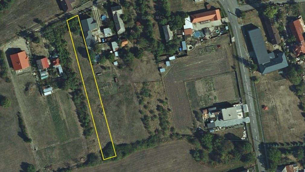 ID-4040 Na predaj pozemok v obci Višňov