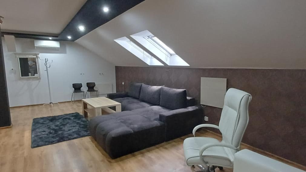 ID-4114 NA PRENÁJOM – Podkrovný byt (145m2) na sídl. Juh v Michalovciach