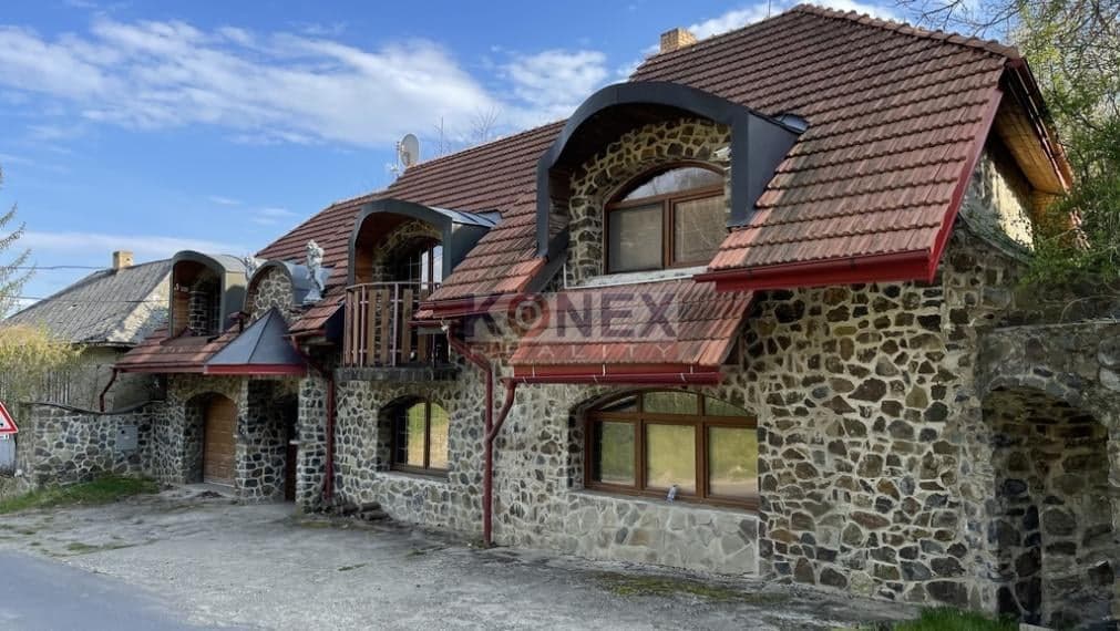 SUPER INVESTÍCIA! 4 rodinné domy v obci Brehov