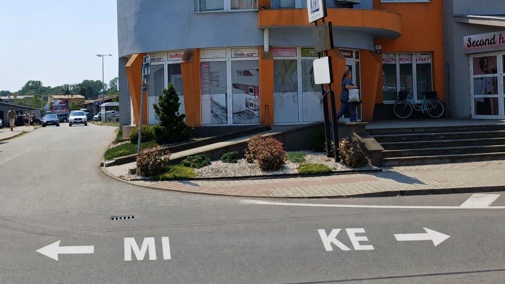 ID-4332 PRENÁJOM OBCHODNÉHO PRIESTORU – SEČOVCE, HLAVNÁ ULICA
