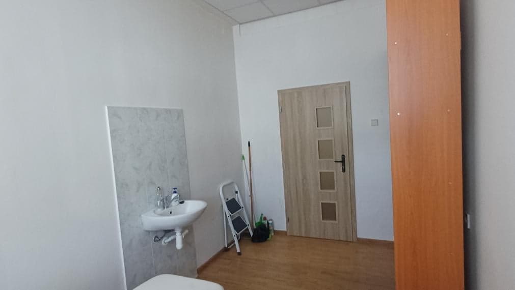 ID-9515 NA PRENÁJOM! Obchodný priestor/kancelária na ul. Masarykovej v Michalovciach