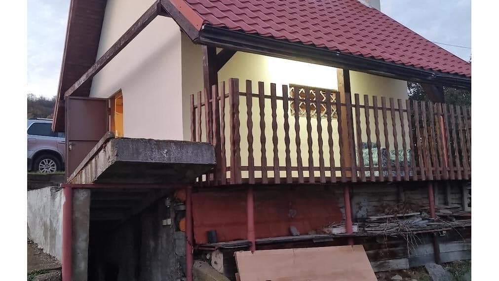 ID-4567 NA PREDAJ Chatka s vinicou - VINIČKY