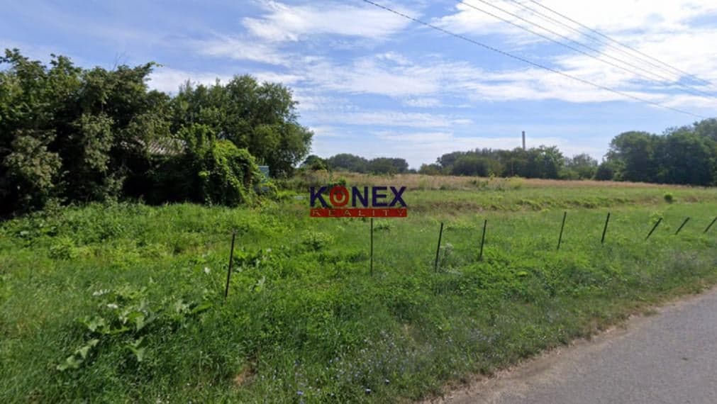 NA PREDAJ POZEMOK v obci IŽKOVCE