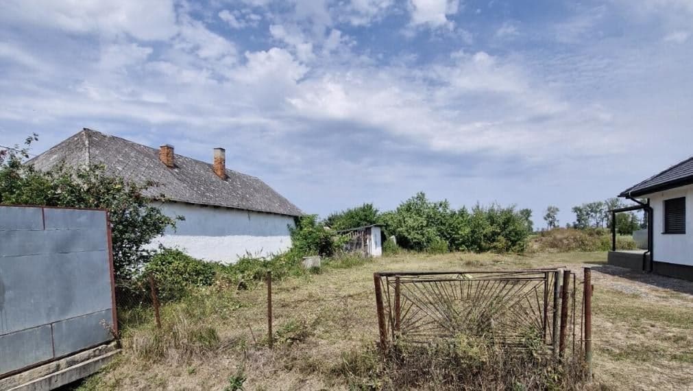 ID-4615 NA PREDAJ Pozemok pre rodinný dom TUŠICE