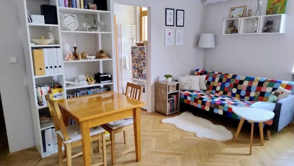 M U R G A Š O V A | Svetlý 2 izbový byt s lodžiou a pivnicou  | BAI - Staré Mesto – fotka 2