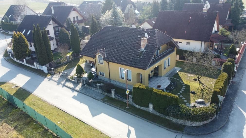 REZERVOVANÉ ŽILINA-BYTČICA - 6 IZBOVÝ RODINNÝ DOM