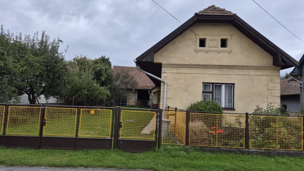 Predaj staršieho rodinného domu s veľkým pozemkom na začiatku Priekopy v Martine