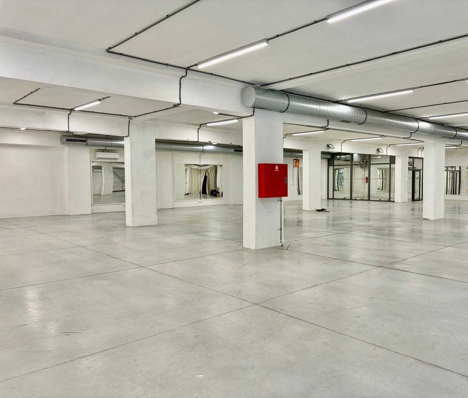 Na prenájom  priestor  v Bratislave. - 450m2 - BRATISLAVA III. - Kramáre